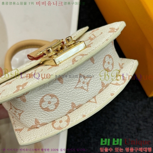 ���̺��� ���� �̴� ƿ��Ʈ �Ŀ�ġ M0104999-4