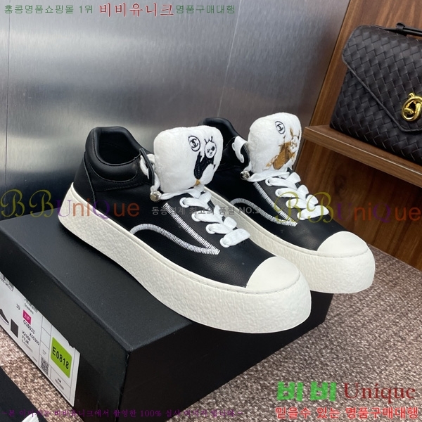 * Ŀ 33D866716-2
