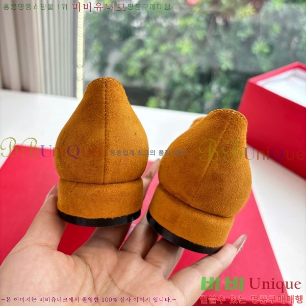 󰡸  F78559909