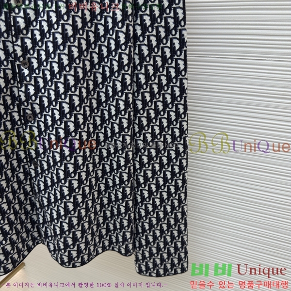  ũ  CH254261