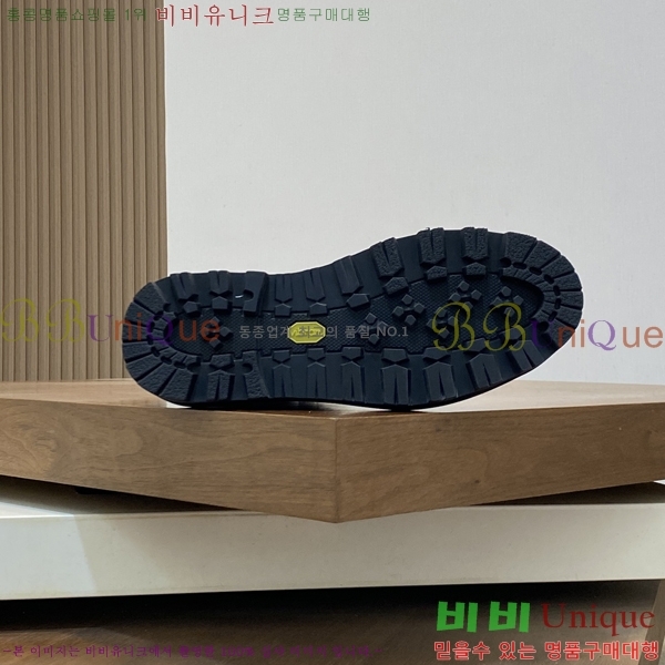  ** ž MO97900-4