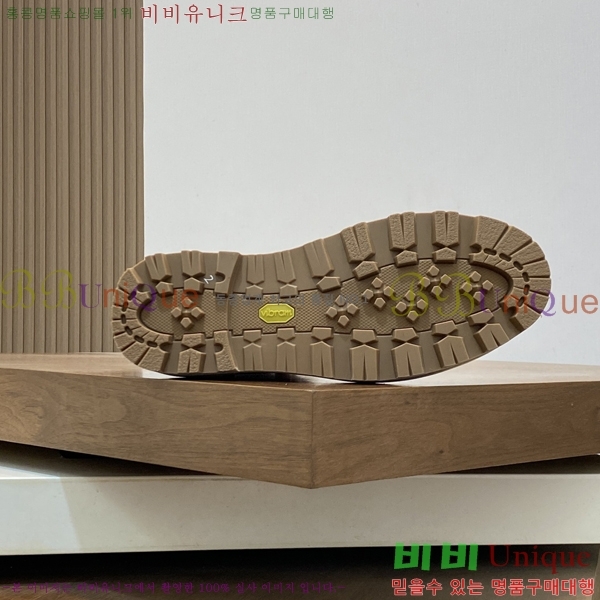  ** ž MO97900-1