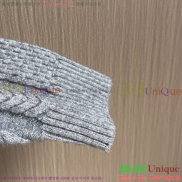  **Ƴ  LP9702