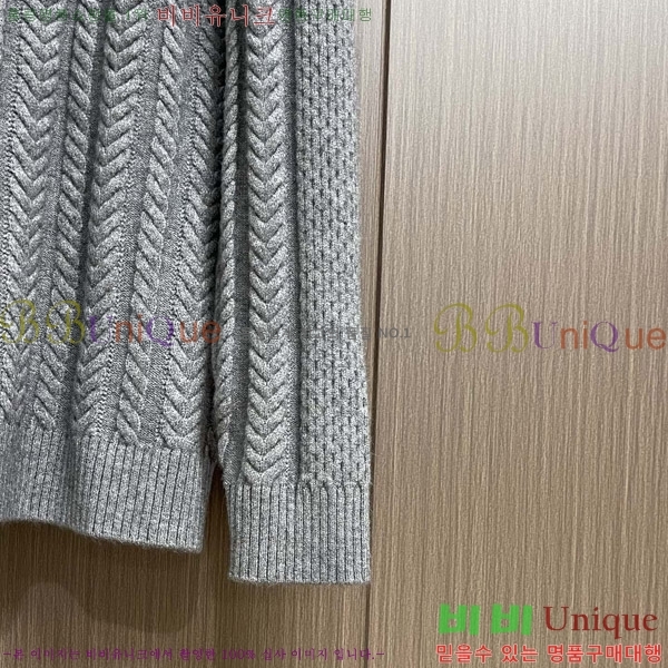  **Ƴ  LP9702