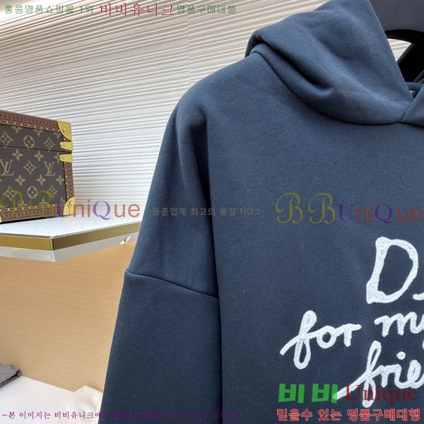 ���� ��* �ĵ�Ƽ 22DR216817083-2